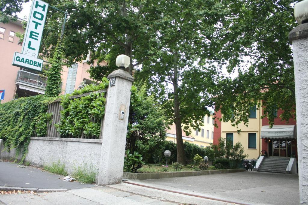 Hotel Garden Milan Exterior photo